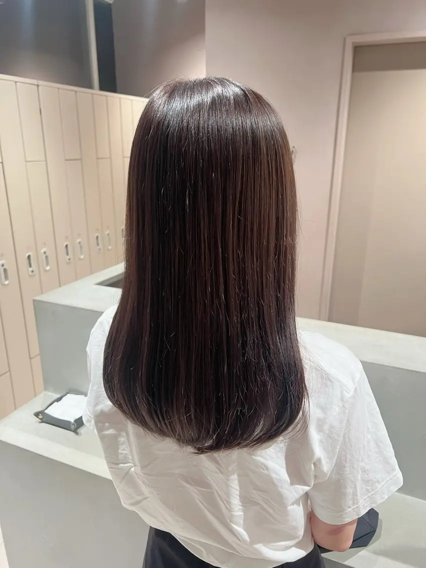 セミロング aya / ニュアンスカラーのヘアスタイル