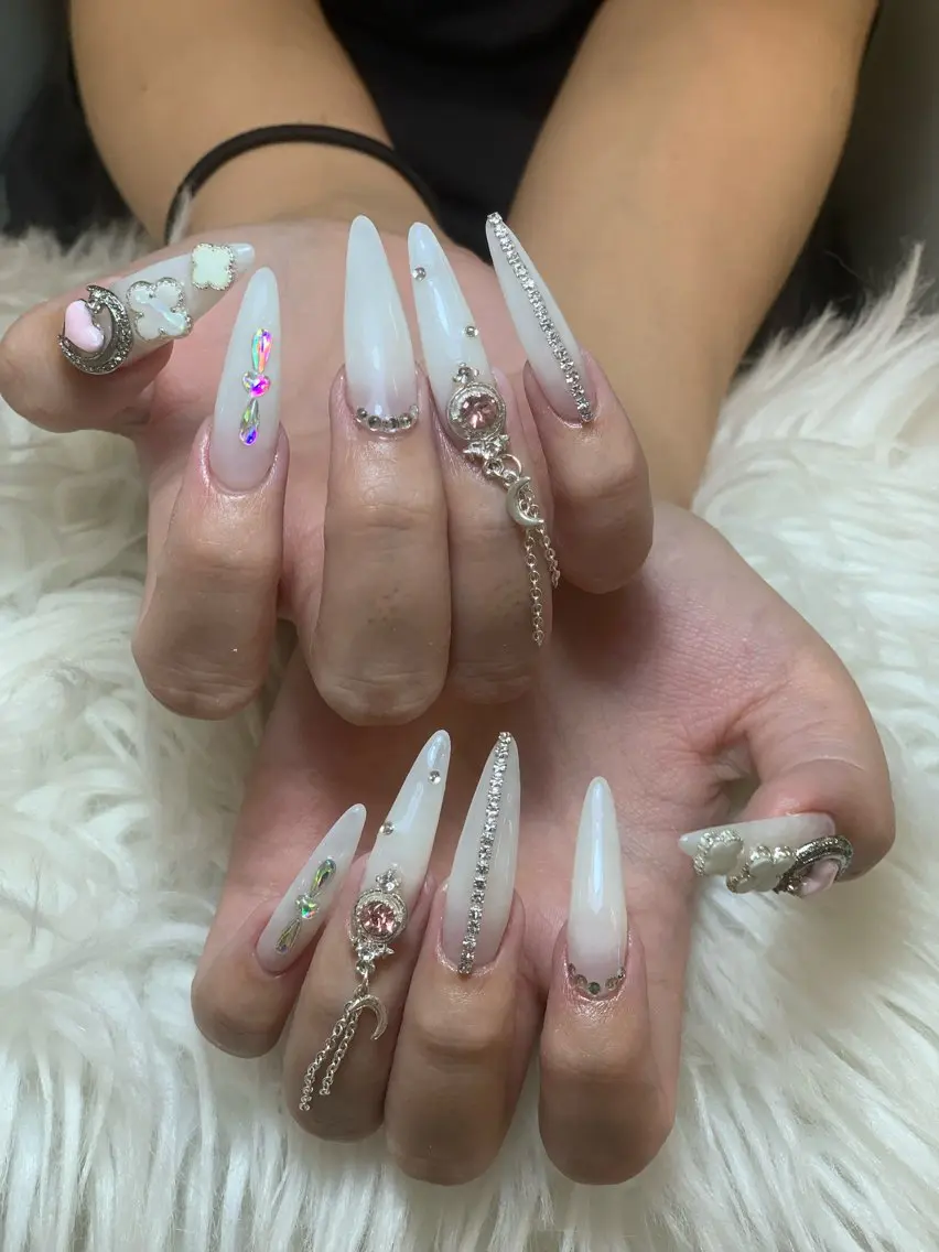 ネイル ハンドネイル Anh ゴテゴテネイルのネイルデザイン