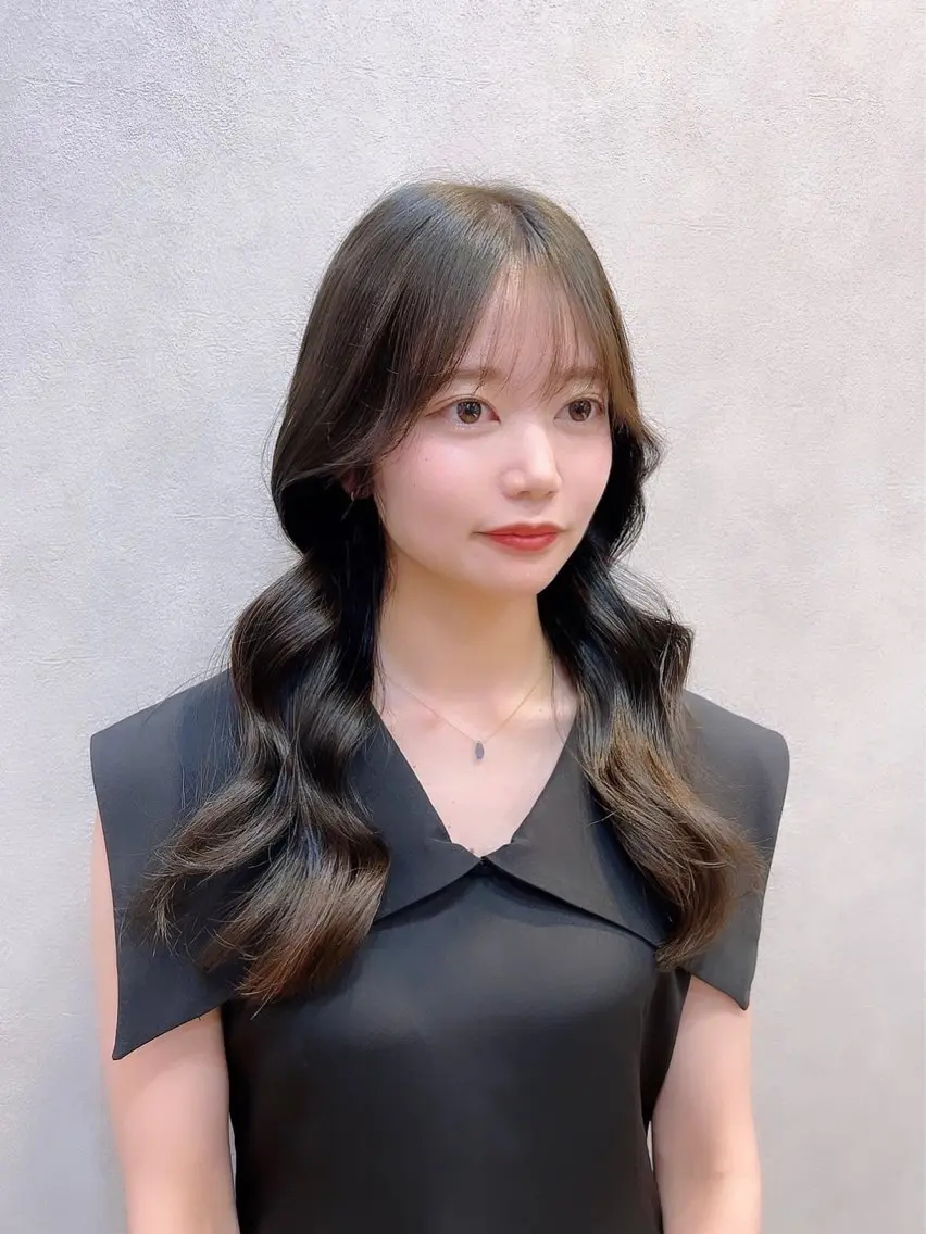 ロング カラー ヘアアレンジ グレージュ オリーブグレージュ オリーブグレー 顔周りカット 韓国風ヘア 🩷韓国ヘア/ヨシン モリ🩷Maikaのヘアスタイル