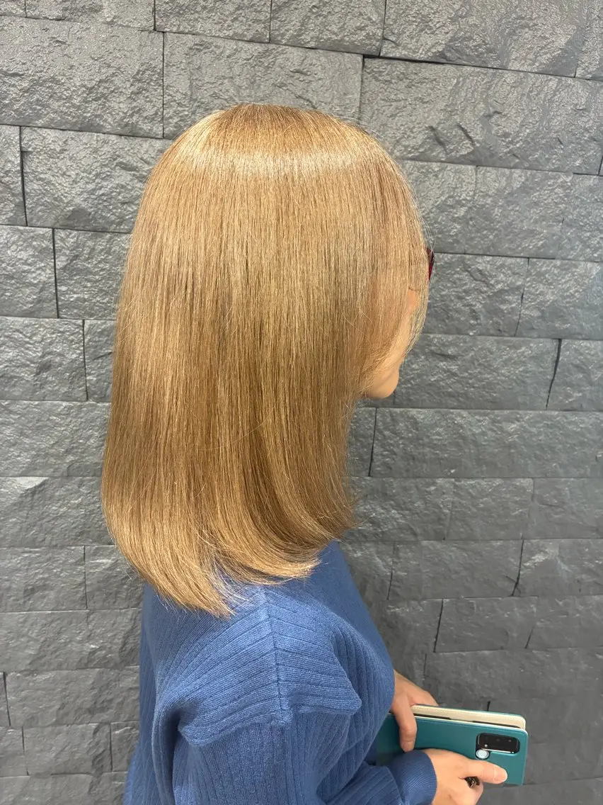 白髪ぼかしハイライト➕ヘアカラー➕トリートメントの写真