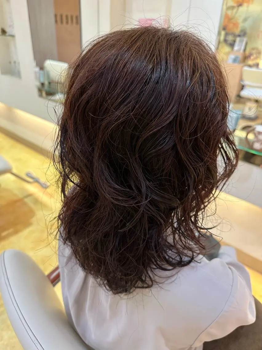 《3センチ以上切らせていただける》レディースカット&パーマの写真