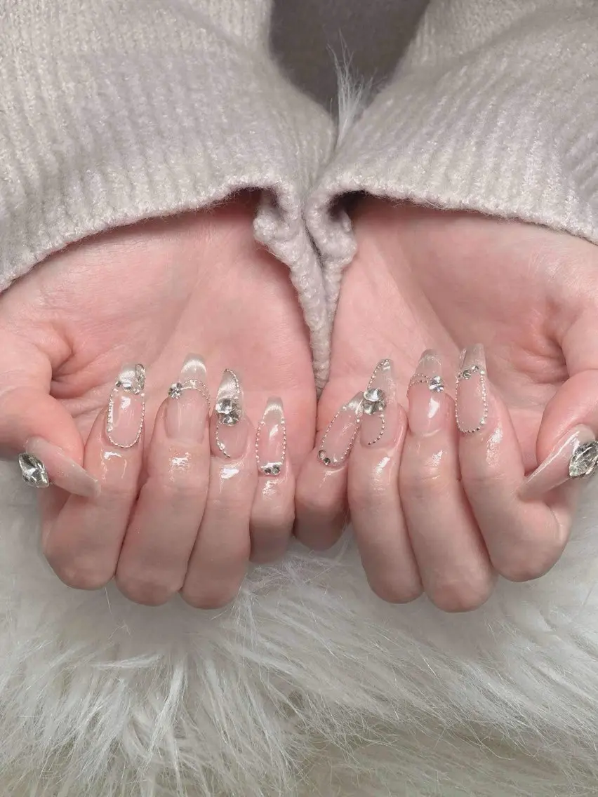 ネイル チークネイル フレンチネイル ジェルネイル ガラスフレンチ 韓国ネイル ハンドネイル ハンドケア Anh Nail 歌舞伎町のネイルデザイン