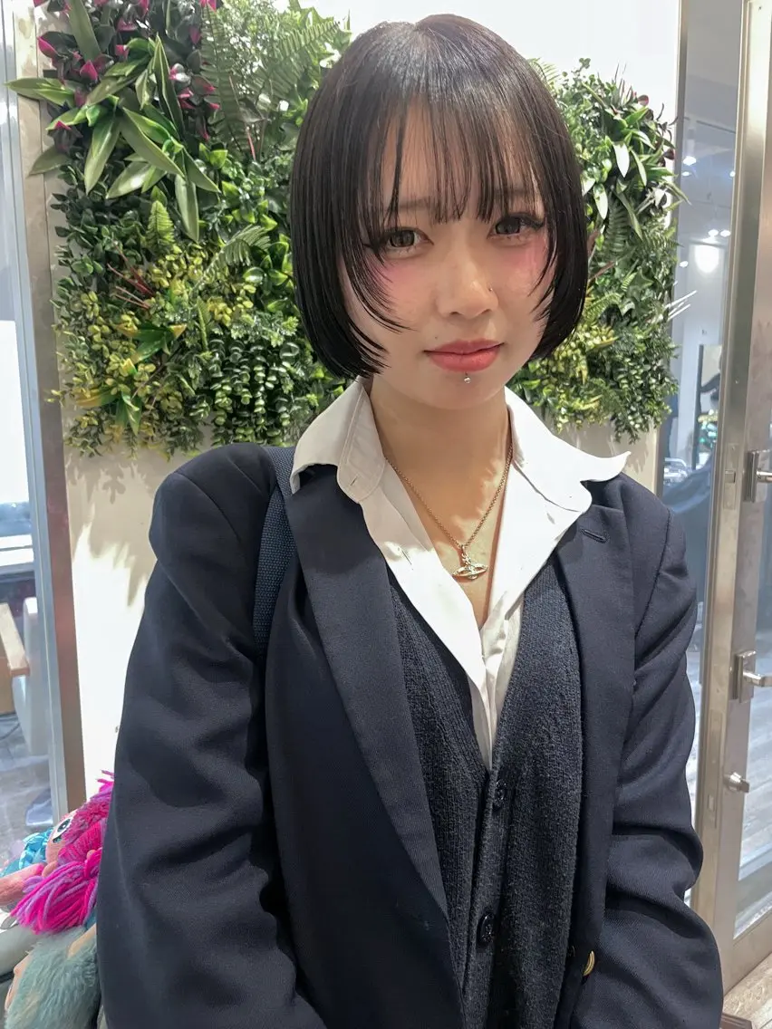 ミディアム カラー 透明感カラー ボブ 顔まわりレイヤー レイヤーカット カット ヘアカラー 抜け感ボブ×パーマ |kazaneのヘアスタイル