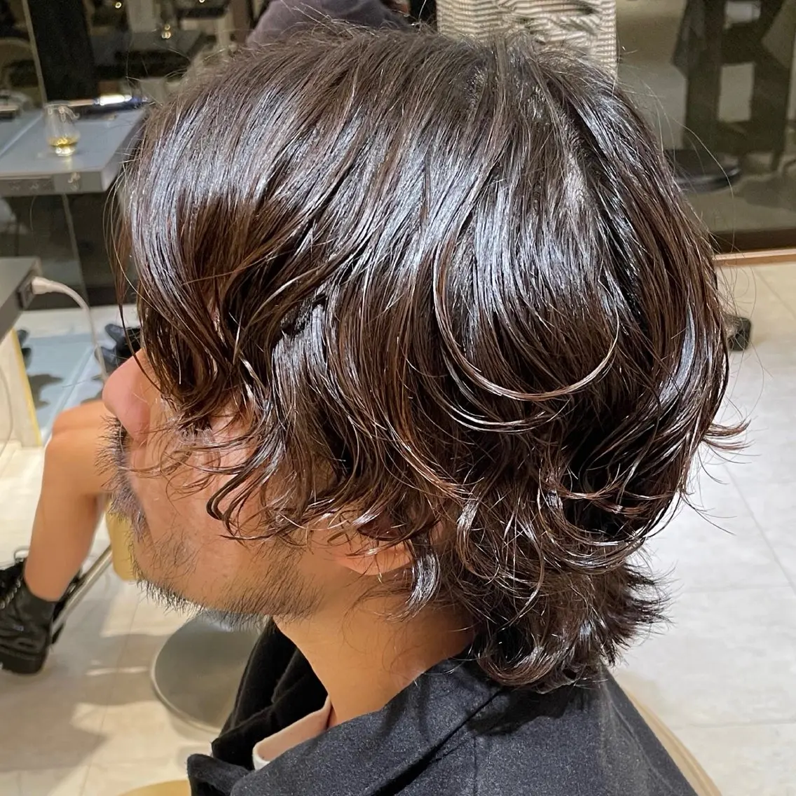 ミディアム パーマ メンズ ミディアムパーマ メンズパーマ メンズウルフカット ウルフカット メンズ専門美容師✂︎ 大庭勝己のヘアスタイル