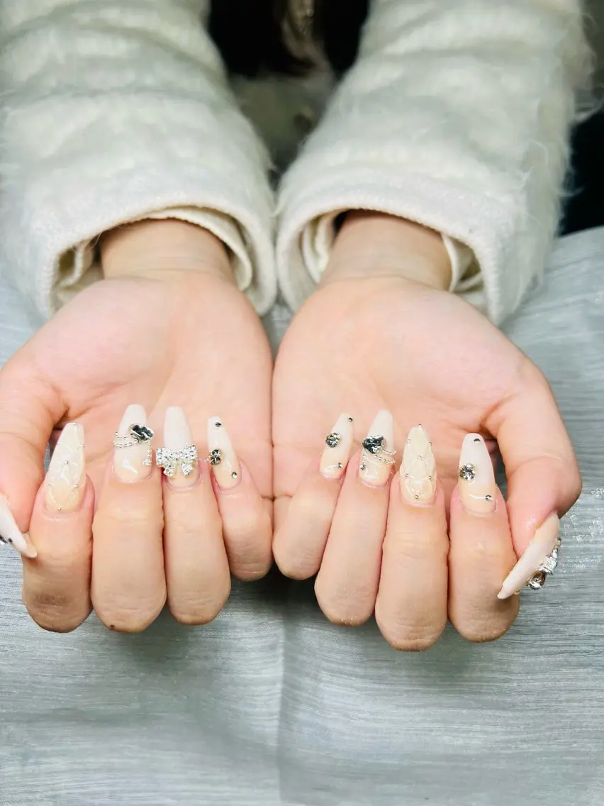 ネイル オーロラネイル チークネイル 長さ出し フットネイル フレンチネイル Lee Nails チップ長さだし専門店のネイルデザイン