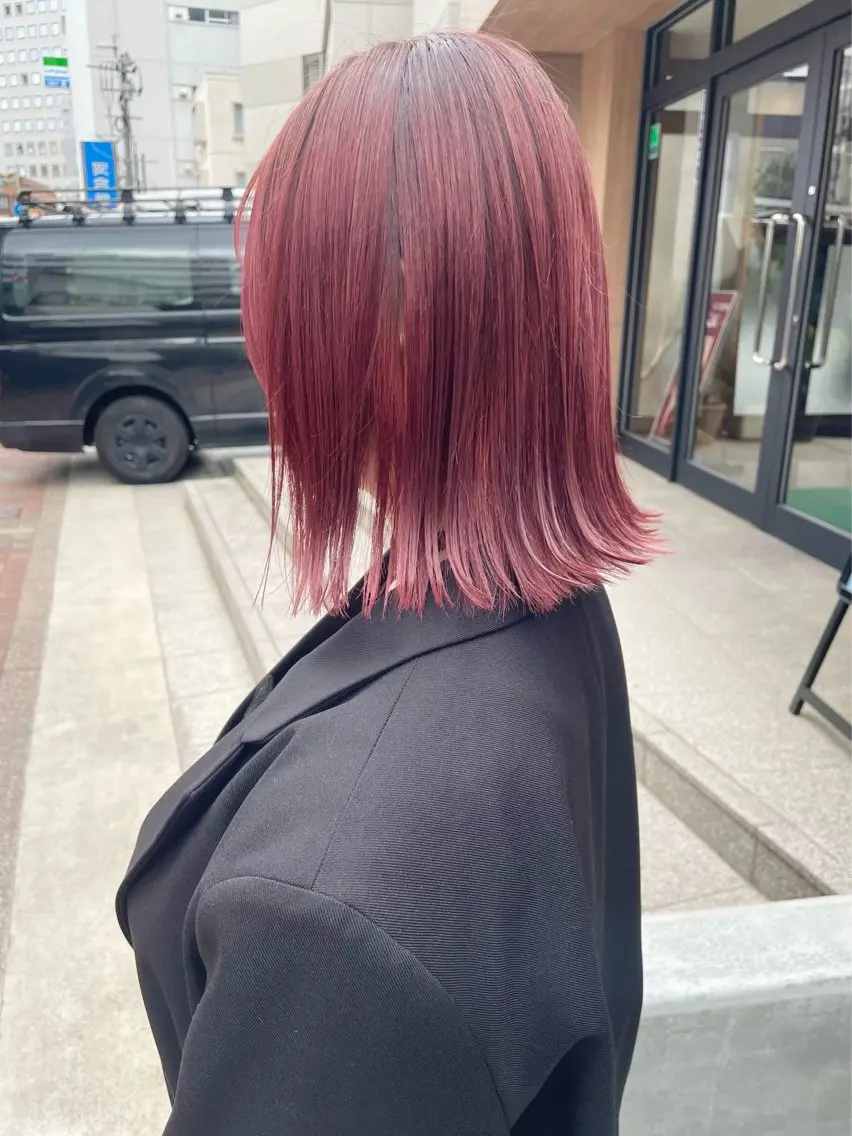 ミディアム カラー レッドカラー 佐藤 魁人のヘアスタイル