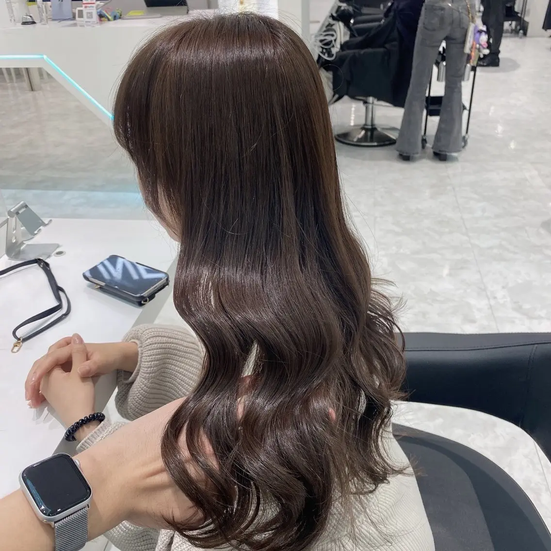 セミロング カラー センターパート特化 井上健太のヘアスタイル