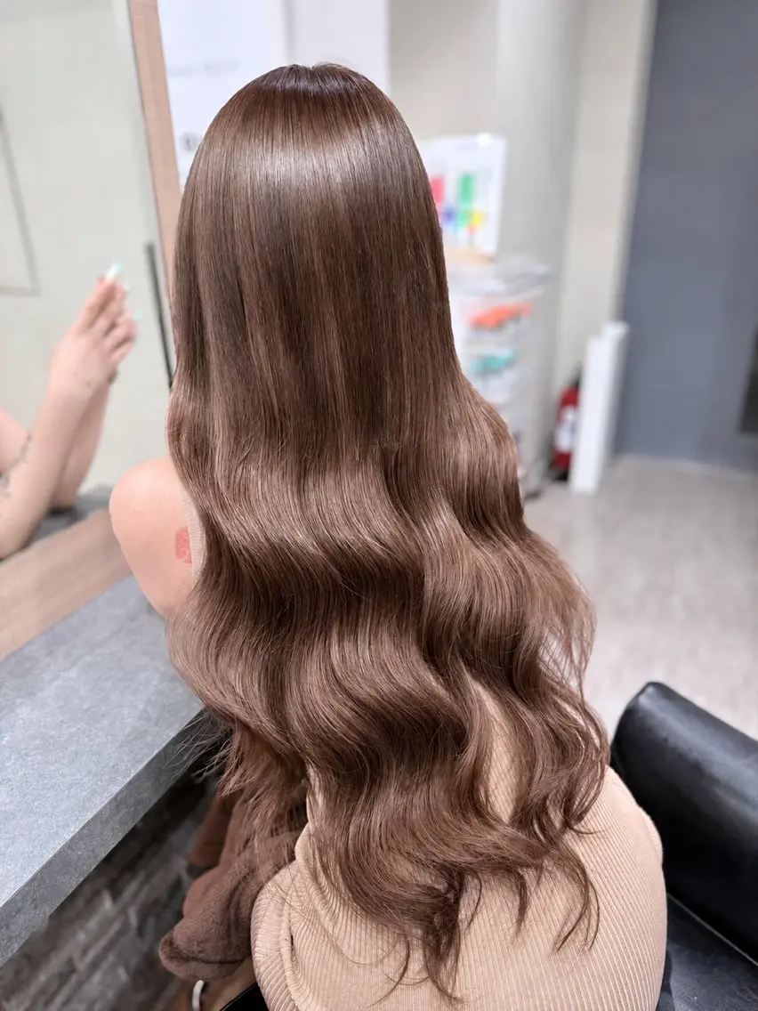 ロング カラー シールエクステ ブラウンカラー エクステ 伸ばしかけ ロング カット ヘアカラー エクステ RIEブリーチ& エクステ特化型のヘアスタイル