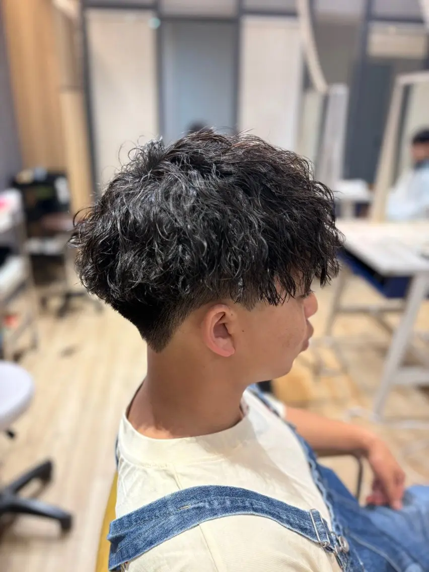 パーマ メンズ カット パーマ メンズカット/センタ ーパート /マミヤのヘアスタイル