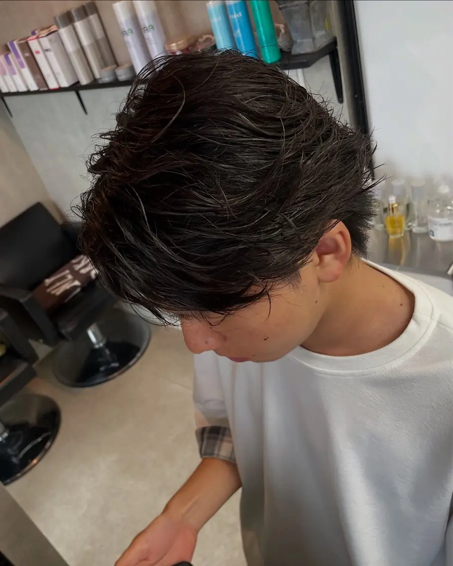 ショート パーマ メンズ フェザーパーマ メンズパーマ 大島 渓翔のヘアスタイル