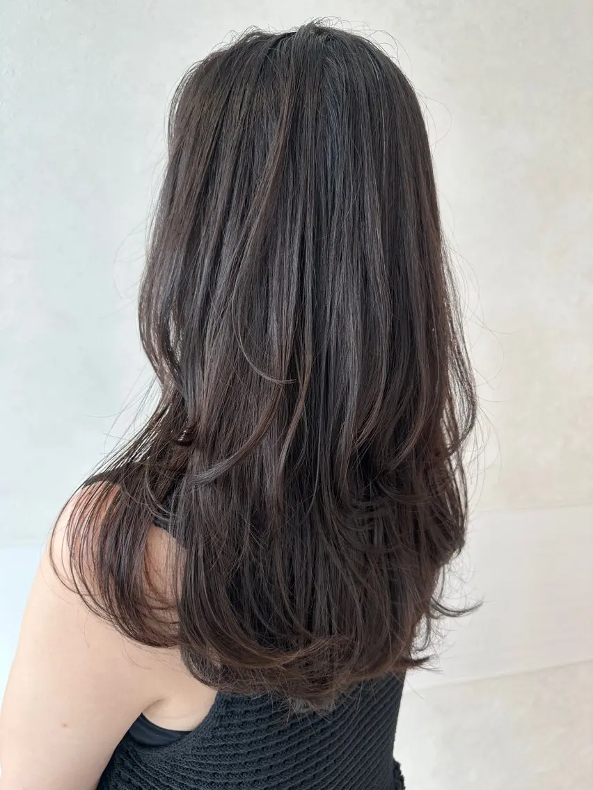 ロング カット ヘアカラー トリートメント 明日空きあり‼️ レイヤースタイル🩷のヘアスタイル