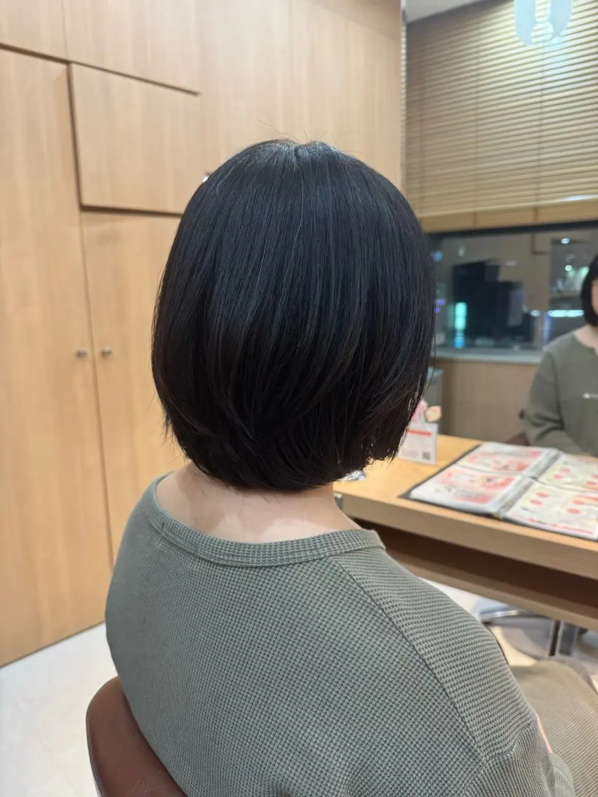 ミディアム レイヤーカット 中野 希望のヘアスタイル