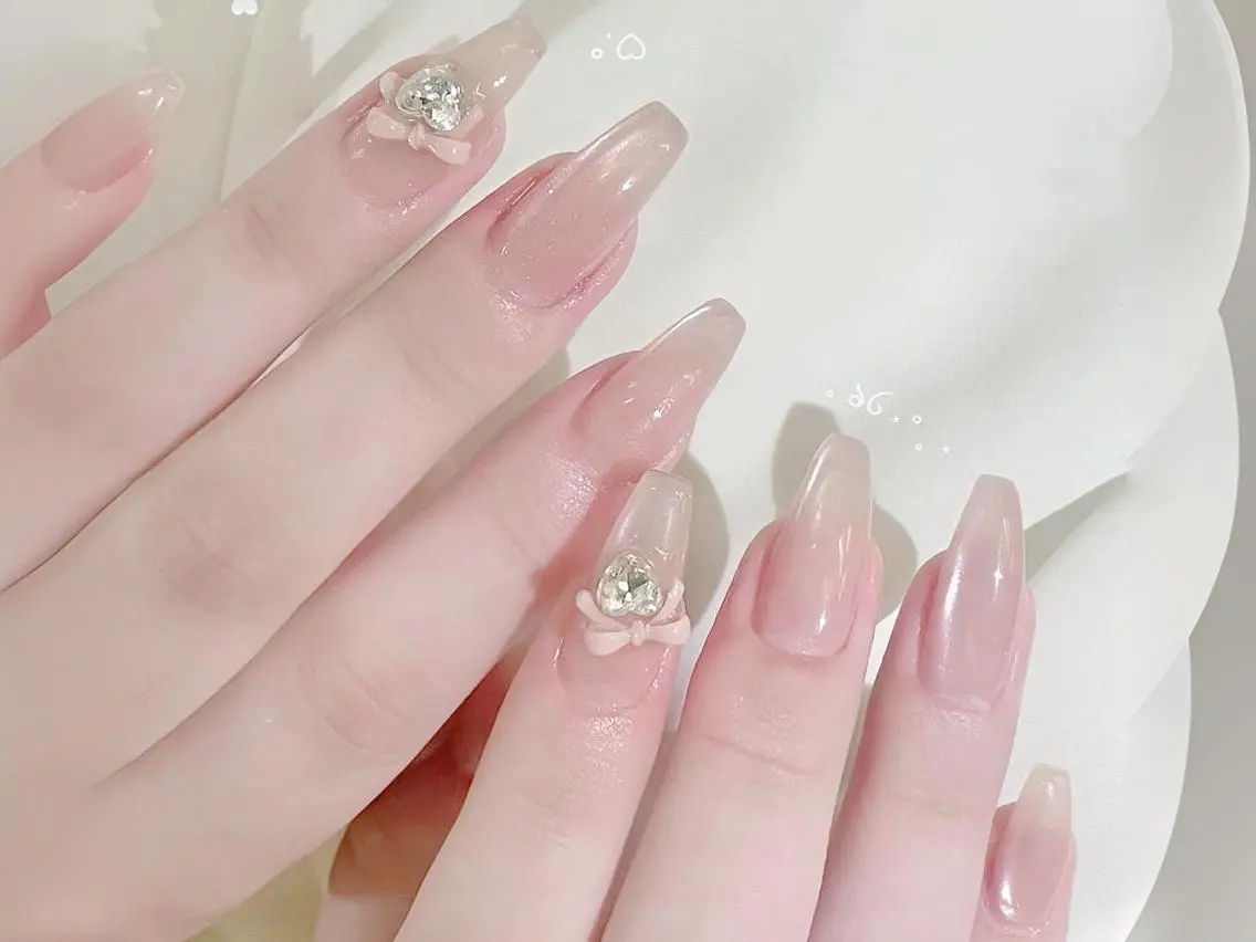 ネイル オーロラネイル チークネイル 長さ出し フットネイル フレンチネイル ハンドネイル ハンドケア yumi nailのネイルデザイン