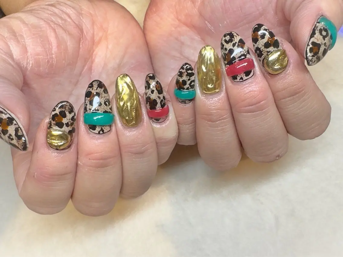 ネイル カジュアル ニュアンスネイル リル シャインのネイルデザイン