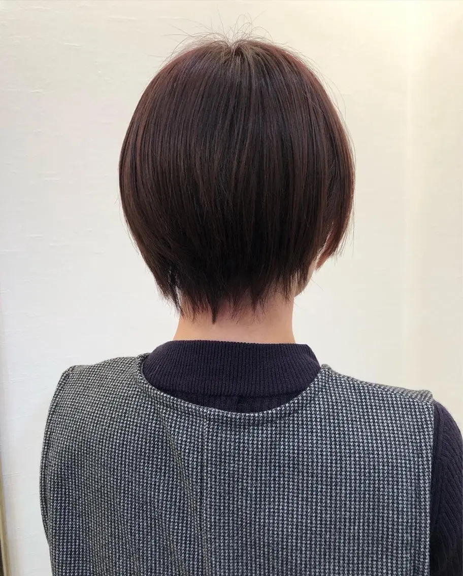 ショート ツノガイ エリのヘアスタイル