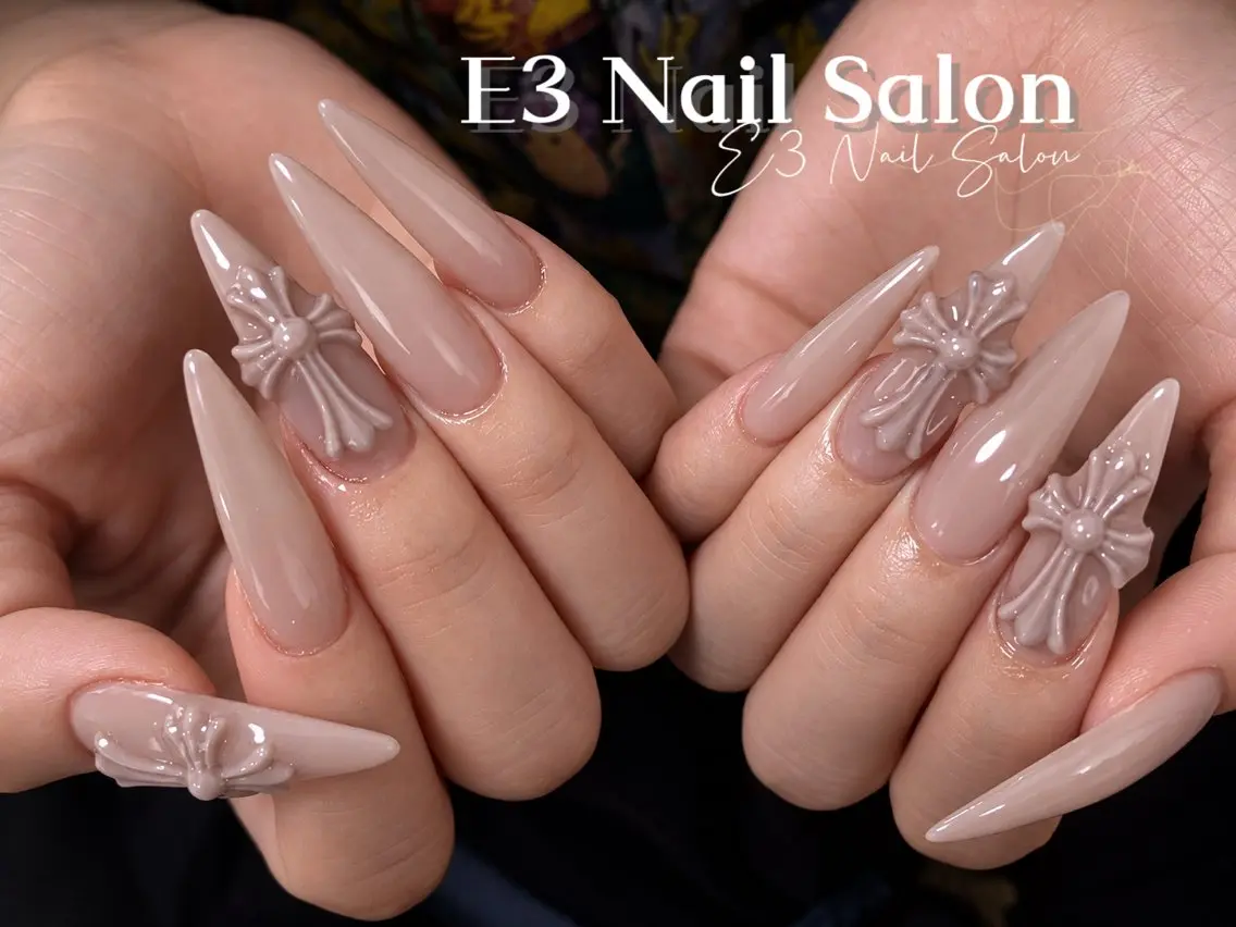 ネイル アニマル柄 オーロラネイル べっ甲ネイル ボルドー ブラウン ハンドネイル E3 Nail Salonのネイルデザイン