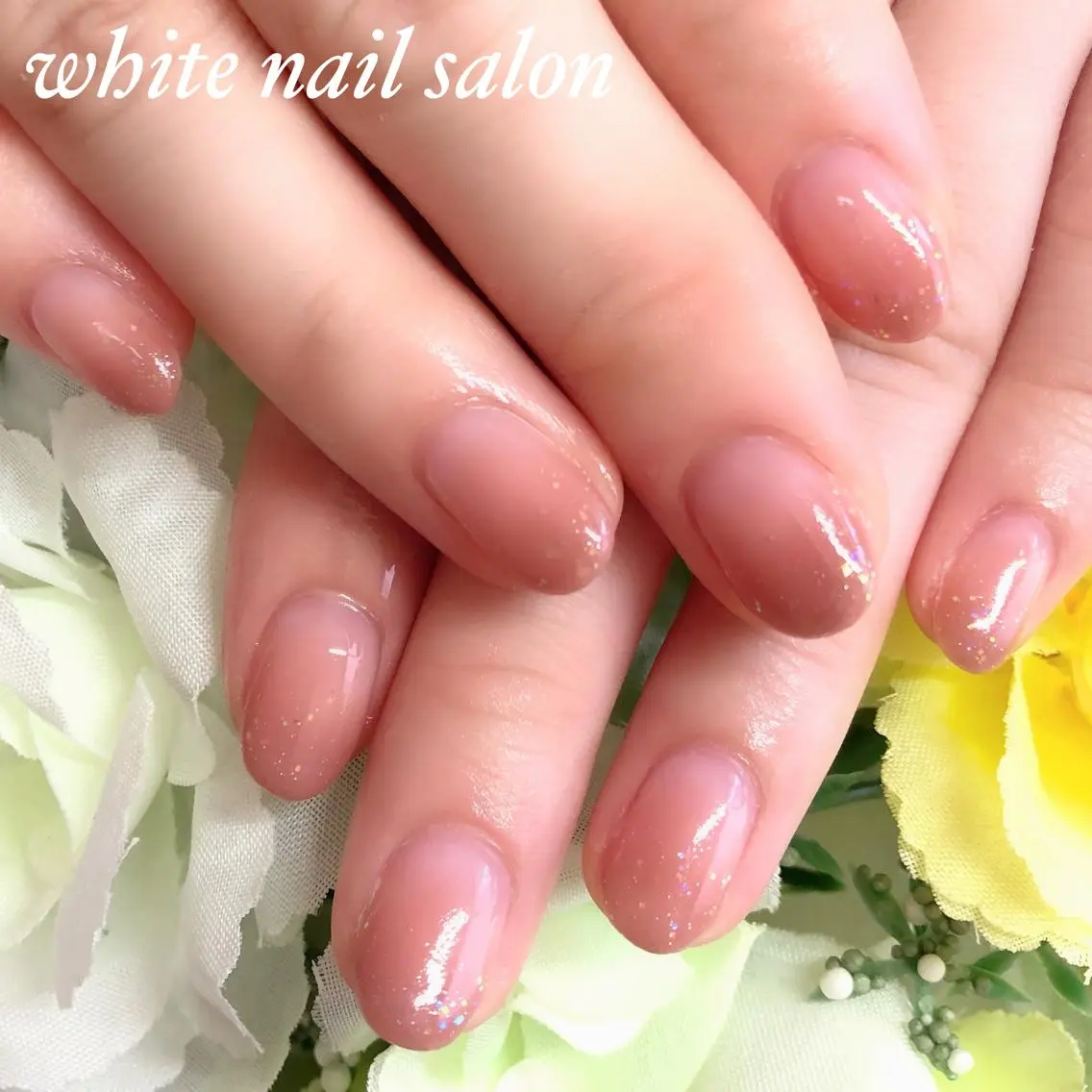 ネイル フットネイル ジェルネイル ハードジェル ラメ(グリッター) オフィスネイル white nail salonのネイルデザイン