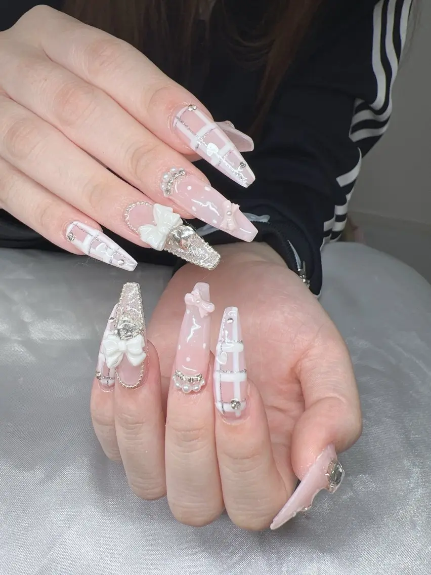 ネイル ハンドネイル Lee Nailsのネイルデザイン