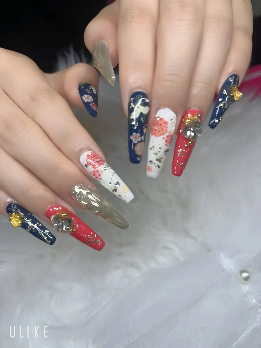 ネイル ハンドネイル YOLO NAILのネイルデザイン