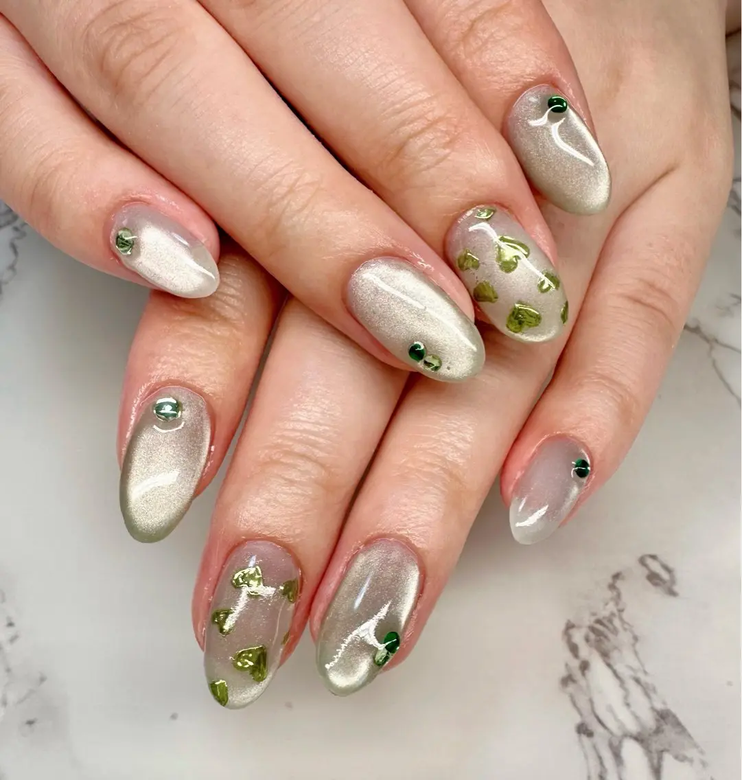 ネイル オーロラネイル フレンチネイル キラキラネイル マグネットネイル ニュアンスネイル Mai’s nailのネイルデザイン