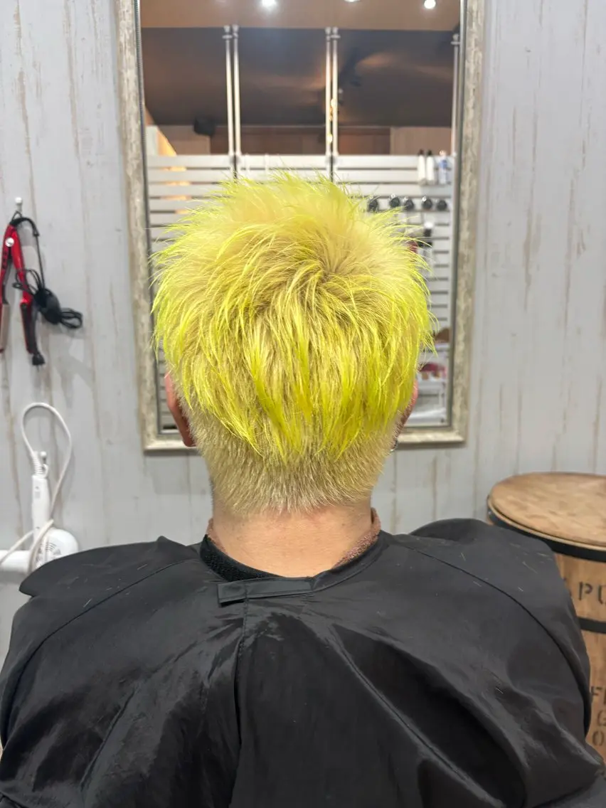ショート カラー メンズ メンズハイトーン ハイトーンカラー ショートヘア 桑原 由理のヘアスタイル