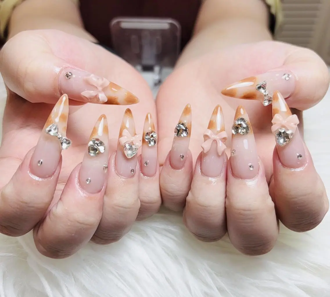 ロング ハンドネイル ハンドケア k.bi nailsalonのネイルデザイン