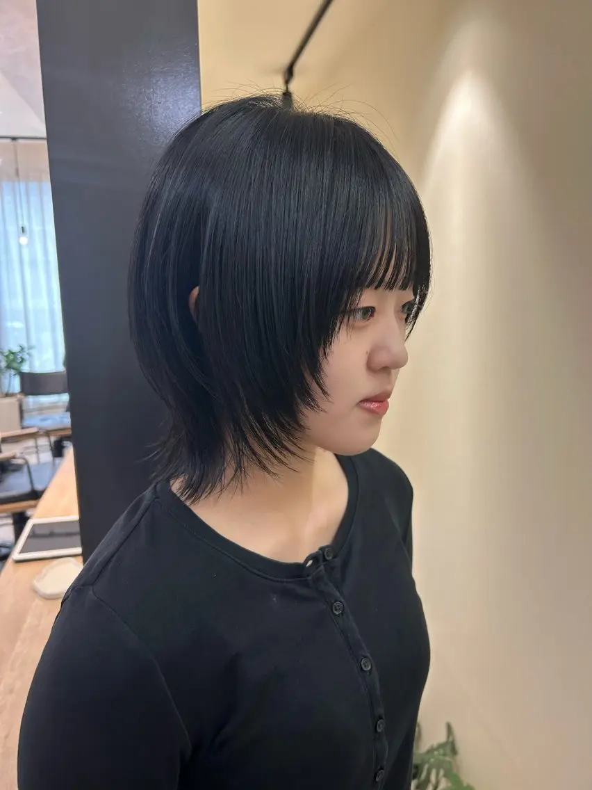 ミディアム ボブ ウルフカット ウルフボブ カット トリートメント hubhair レイヤー/透明感のヘアスタイル