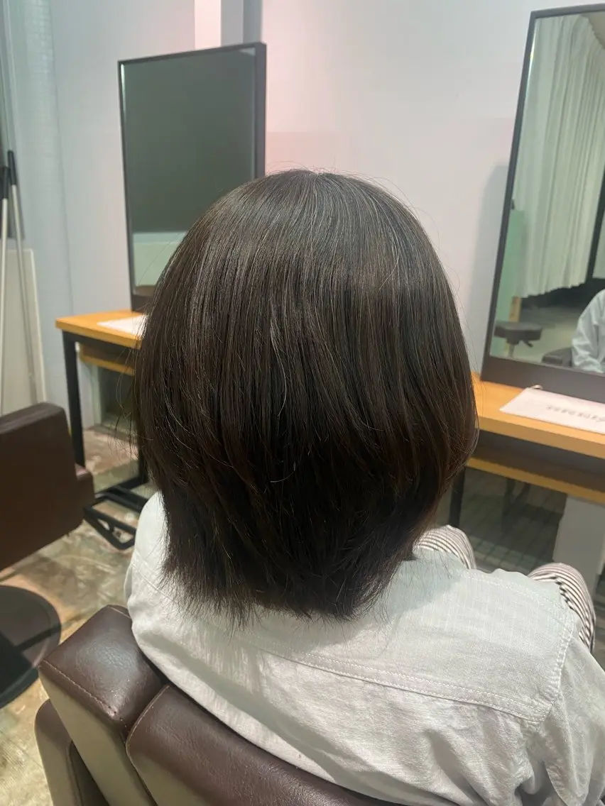 ミディアム レイヤーカット . SHIZUKAのヘアスタイル