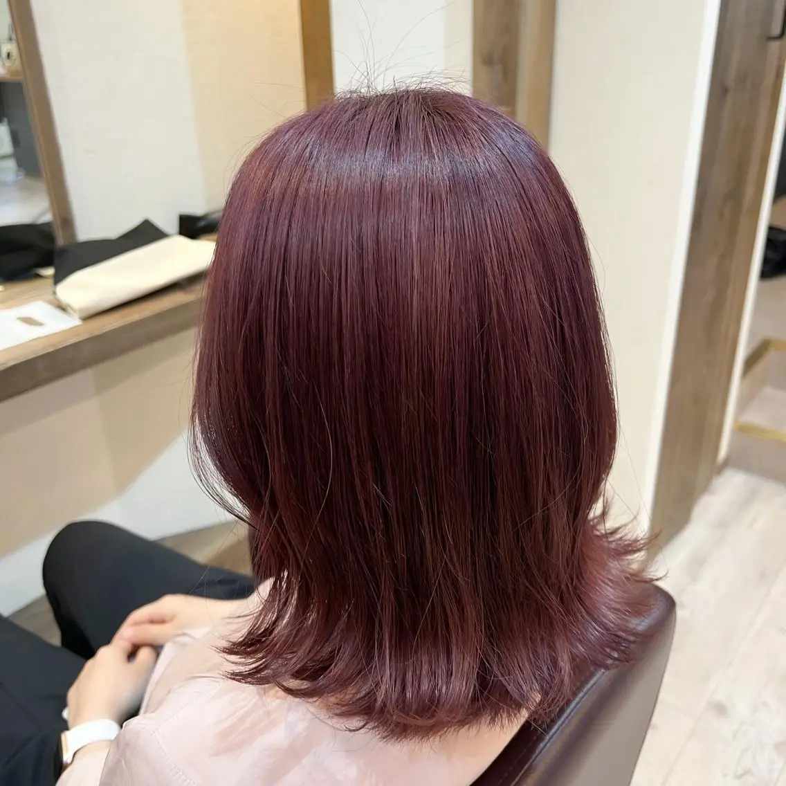 セミロング カラー ラベンダーカラー ラベンダーピンク ピンクカラー ヘアカラー トリートメント 工藤 梨花のヘアスタイル