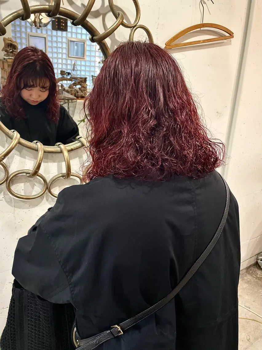 ミディアム カラー パーマ ミディアムパーマ レッドカラー 🪐ナチュラルモード ヘア🪐honokaのヘアスタイル