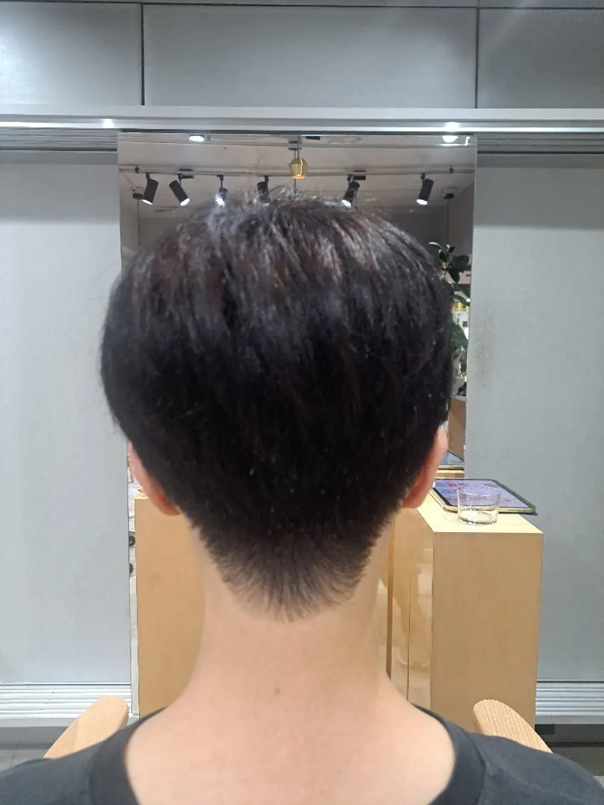 ショート クボ タのヘアスタイル