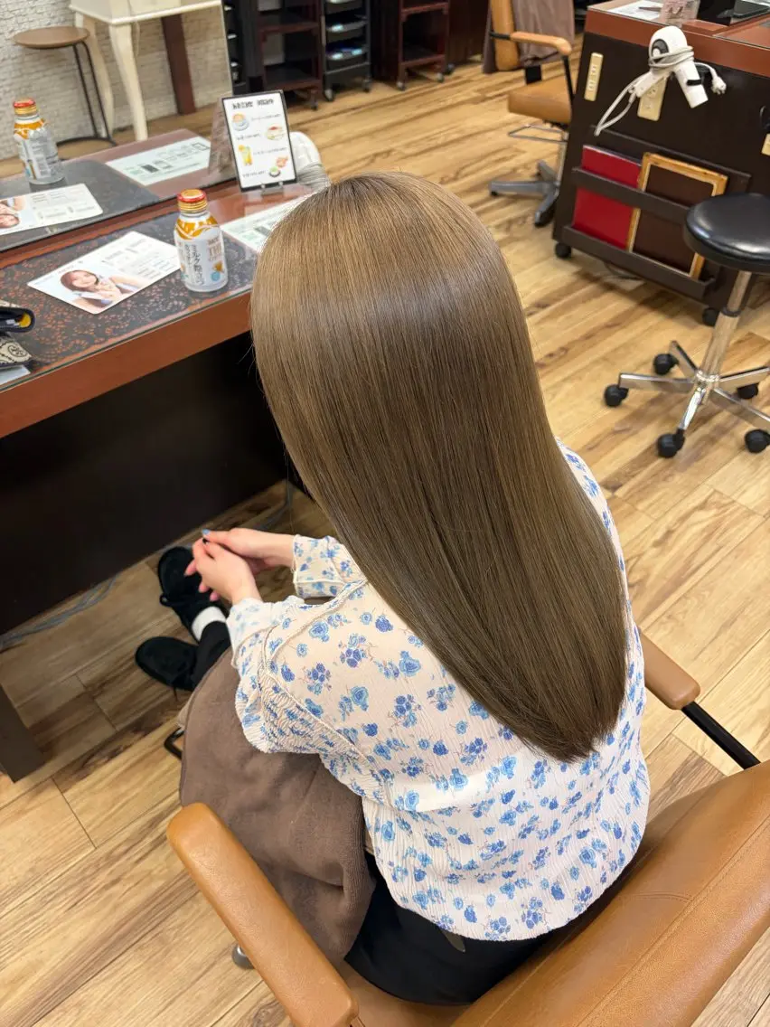 ロング ヘアカラー début / みやびのヘアスタイル