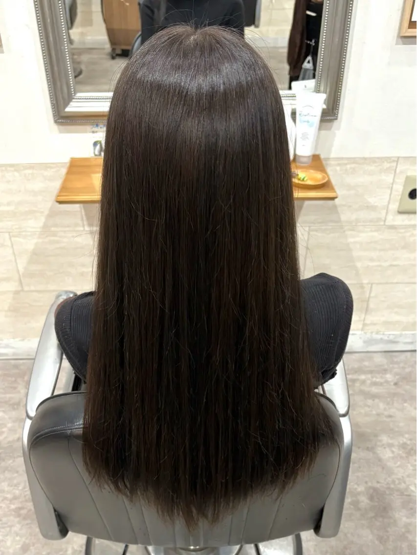 ロング カラー 堀川 希歩のヘアスタイル