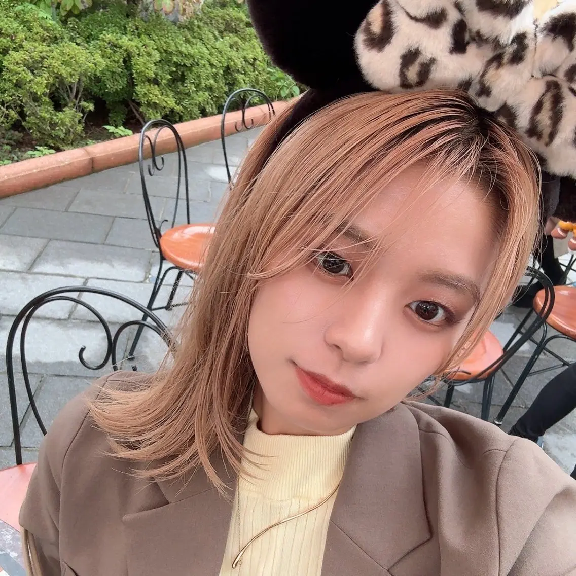 ミディアム カラー ミディアムレイヤー ベージュカラー ブラウンカラー ケアカラー 透明感カラー ヘアカラー トリートメント 透明感カラー/レイ ヤー/Nana🌈のヘアスタイル