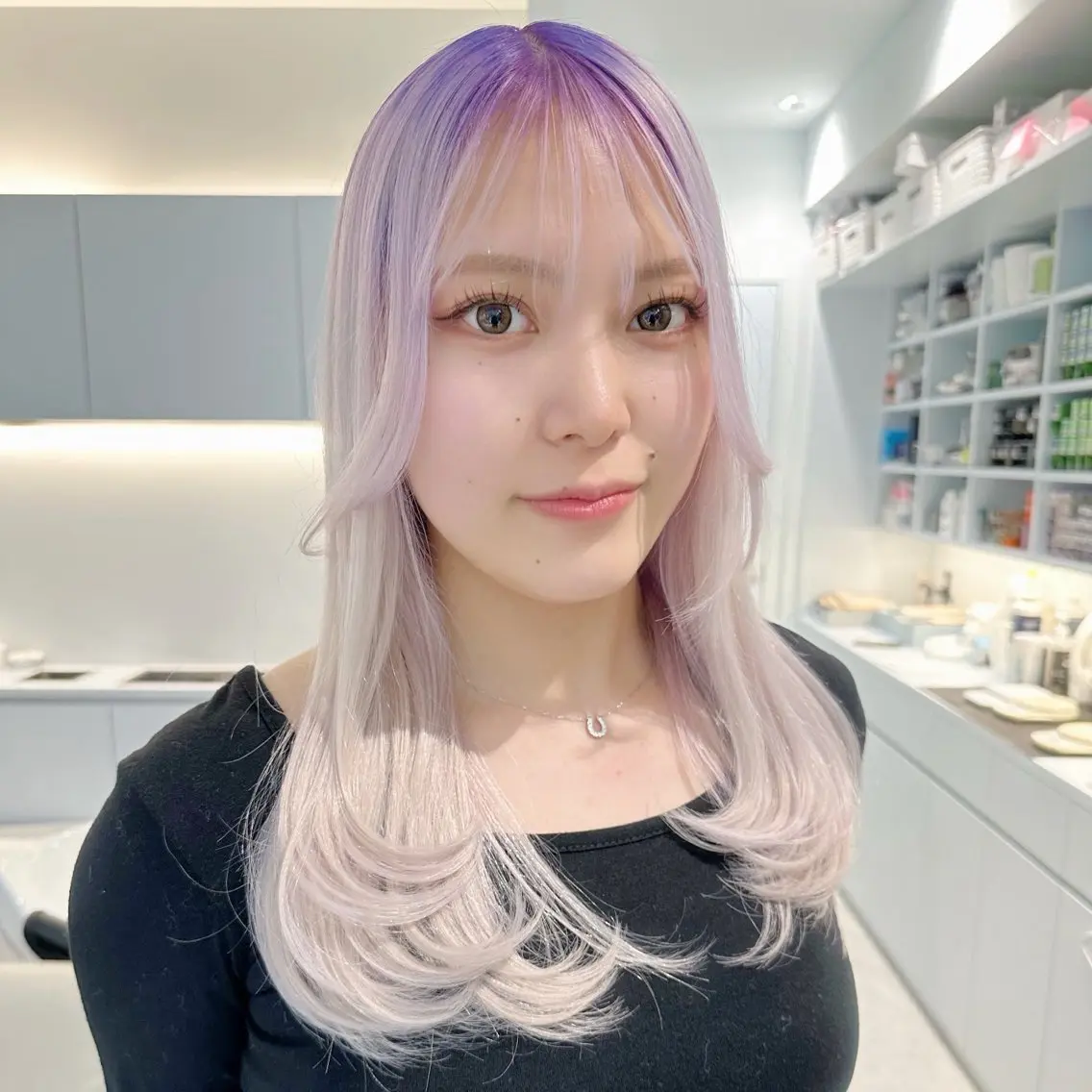 ミディアム カラー ブリーチ ヘアカラー 上品モテハイトーン chiakiのヘアスタイル