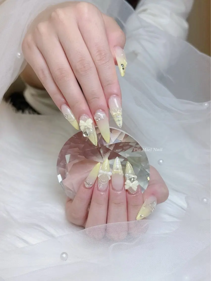 ネイル ハンドネイル HANA 長さだしのネイルデザイン