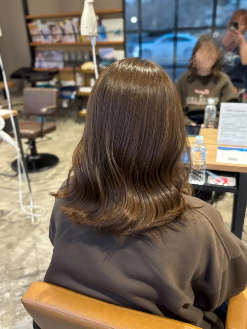 カラー ベージュカラー オリーブベージュ カット ヘアカラー トリートメント はっとり ななせのヘアスタイル