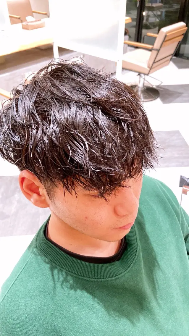 メンズ 屋比久 翔太のヘアスタイル