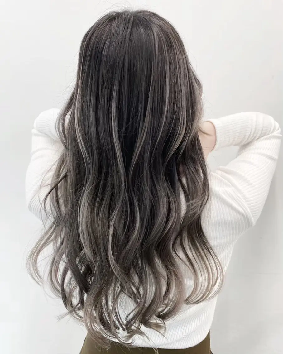 カラー ALIVE 河合優吾のヘアスタイル