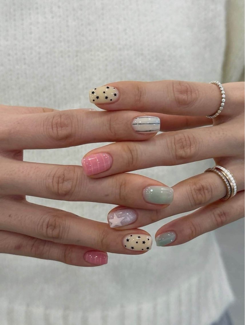ネイル 長さ出し フレンチネイル ジェルネイル ガーリー キラキラネイル ハンドネイル Kaki ちゃんのネイルデザイン