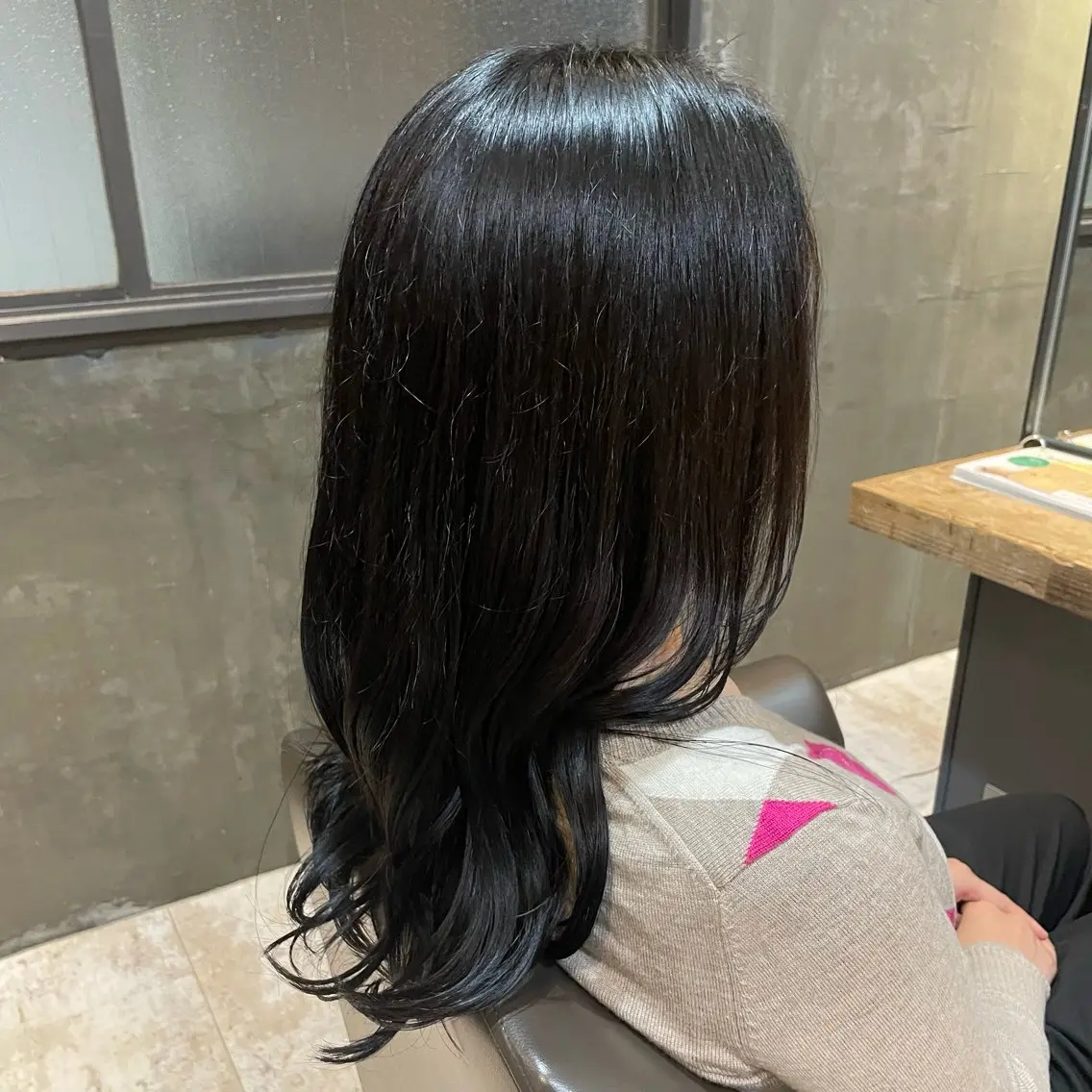 ロング ハイトーンベージュ /舘山優羽のヘアスタイル