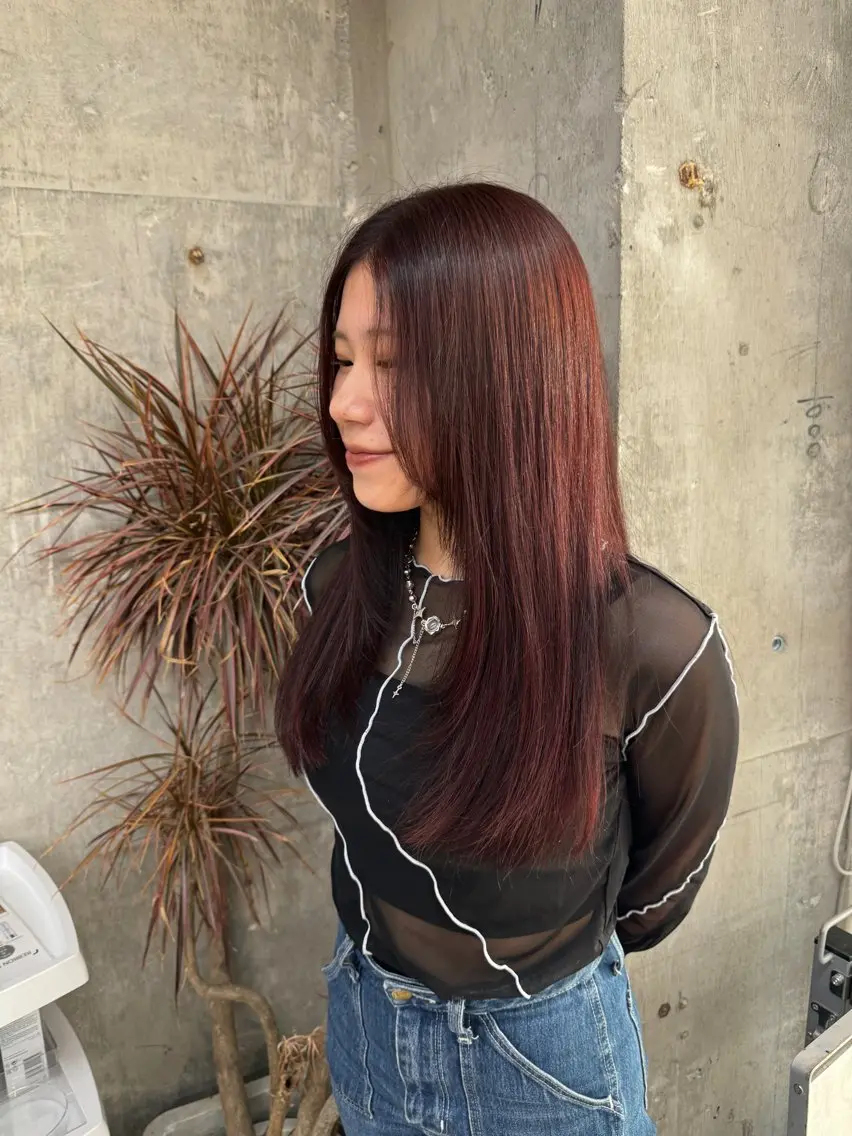 カラー レッドカラー ヘアカラー 森田遥奈/透明感カラ ー/酸性ストレートのヘアスタイル