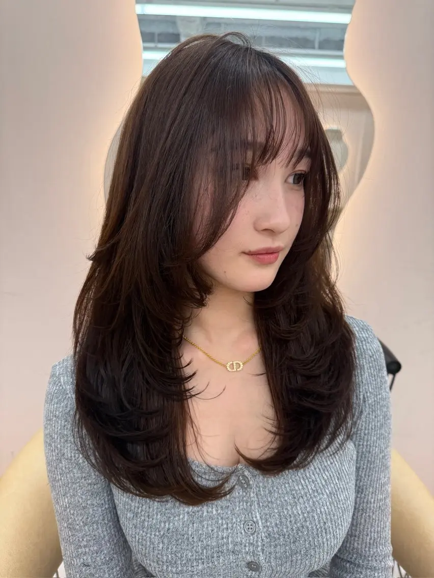 ロング レイヤーカット YOLO 渋谷 RIONAのヘアスタイル
