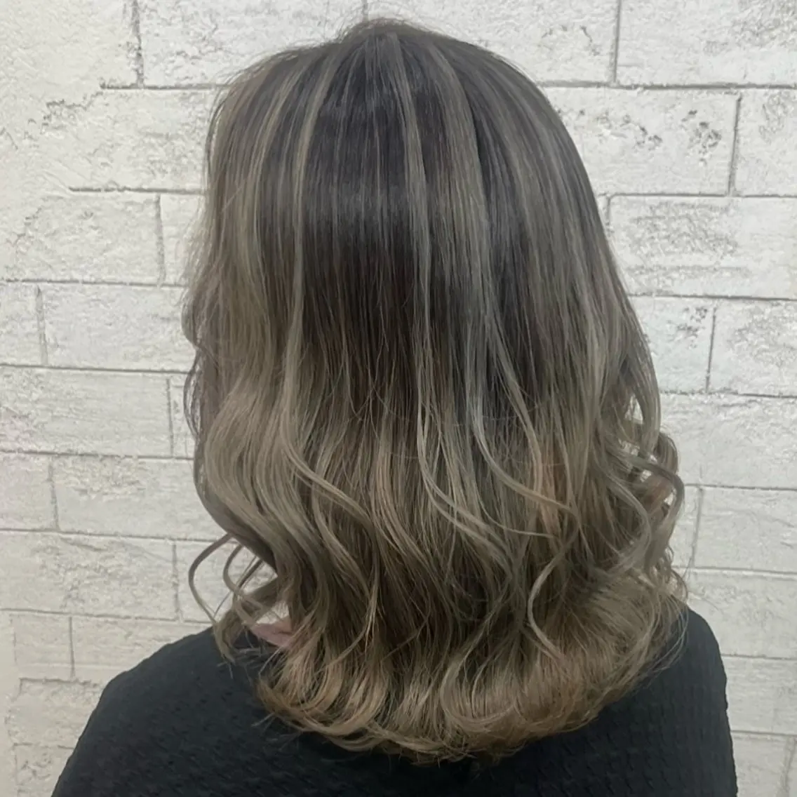 セミロング カラー バレイヤージュ ブリーチ デザインカラー グレージュ レイヤーカット 🫧ハイトーン/ ペールカラー🕊♡雛のヘアスタイル