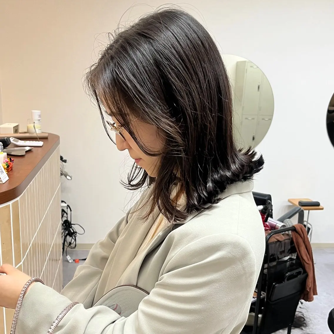 ミディアム 切りっぱなしボブ ボブ 外ハネヘア カット トリートメント ボブ/透明感カラー /坂口恵梨子のヘアスタイル