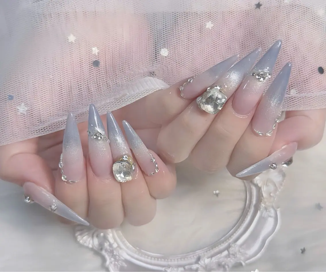 ネイル チークネイル 長さ出し フレンチネイル ジェルネイル グラデーション ハンドネイル THANHTHANH NAILのネイルデザイン