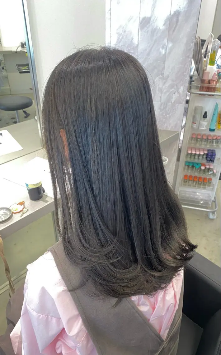 カラー 透明感カラー グレージュ オリーブグレージュ オリーブグレー ヘアカラー towa / EIGHTのヘアスタイル