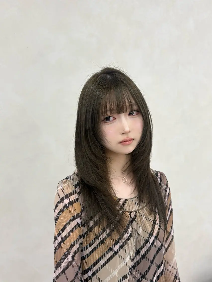 セミロング レイヤーカット カット ヘアカラー トリートメント 韓国レイヤー/透明感 カラー🖤アイナのヘアスタイル