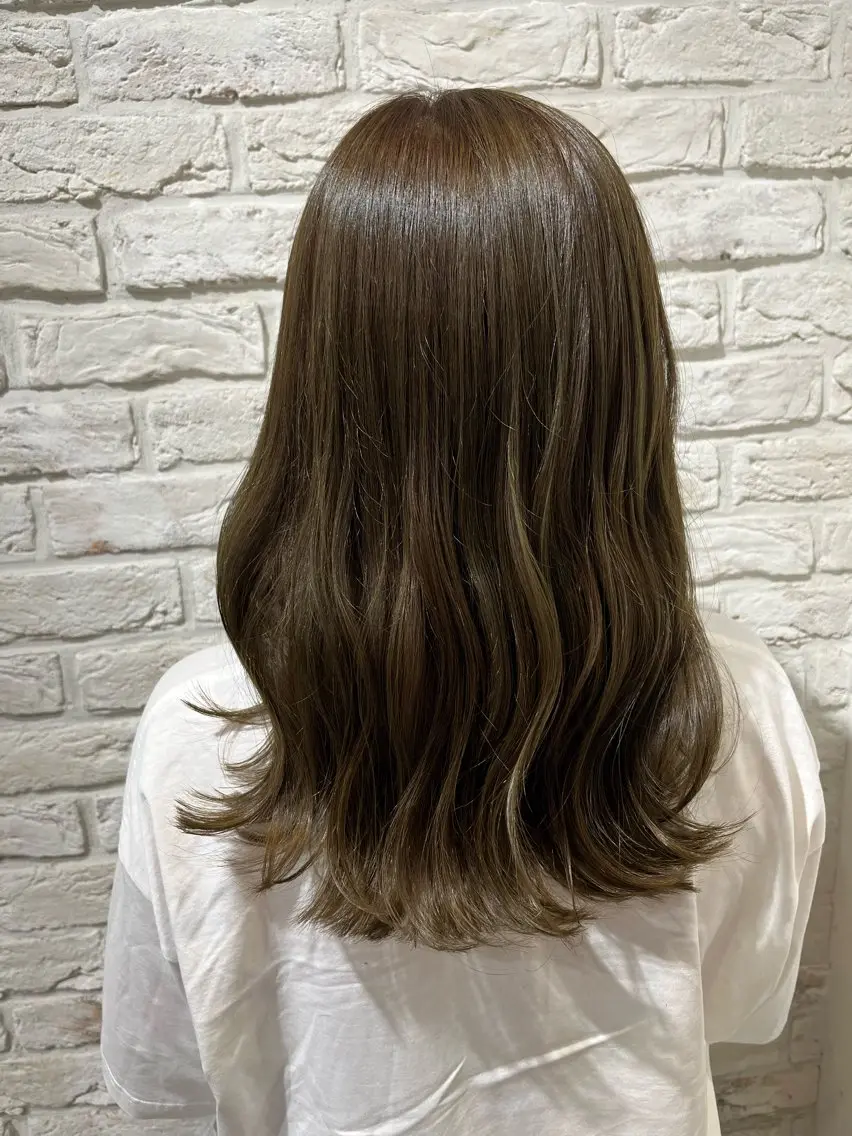 ロング 鈴木 菜々映のヘアスタイル