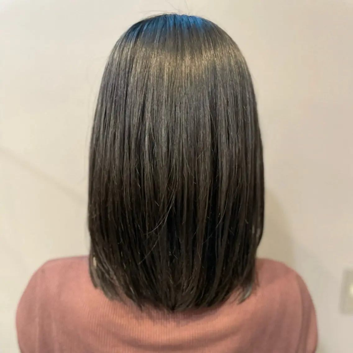 ミディアム グレイカラー🩶 藤田彩花のヘアスタイル